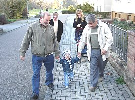 Opa Bernhard, Oma Helene, Angelika, Opa  Gerhard, Nemo dazwischen