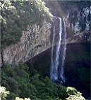 Die ganze Hhe des Wasserfalls