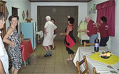 Die Rhytmen werden heier, Fritz wird flotter