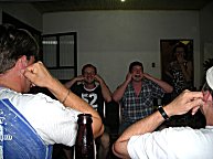 Dazu den Mund verziehen