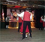 Das sieht nach einem brasililanischen Winzer-Tanz aus!