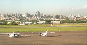 Skyline vom Flughafen aus