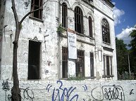 Auch hier besetzt - und beschmiert - man Huser