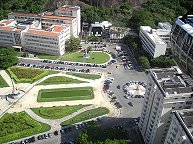 Rckblick auf Talstation mit Parkplatz