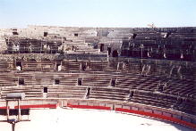 Sitzreihen der Arena